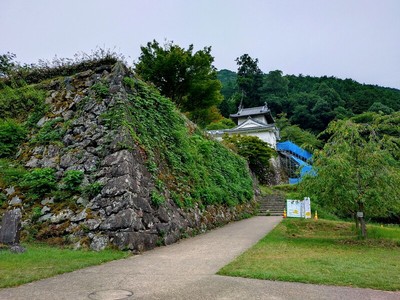 二の丸石垣と西隅櫓