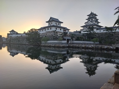 明治町線から見た山里櫓、天守、武具櫓