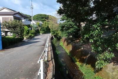 六栗城 城域南端 天然の堀 西谷川