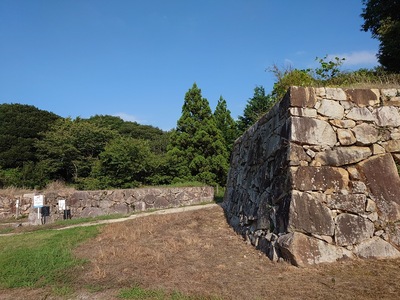 月山軍用道虎口の石垣其の弐