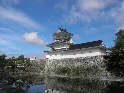 模擬天守と水堀