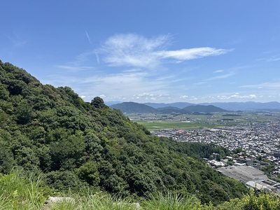 出丸から見た観音寺城