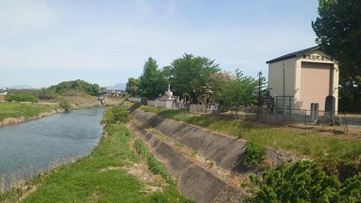 西側の河岸段丘