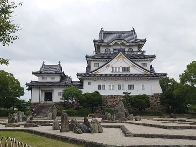 正面から見た天守