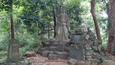 畠山重忠公の像