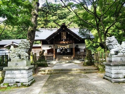 春日山神社