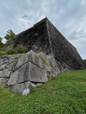 本丸西南部の石垣