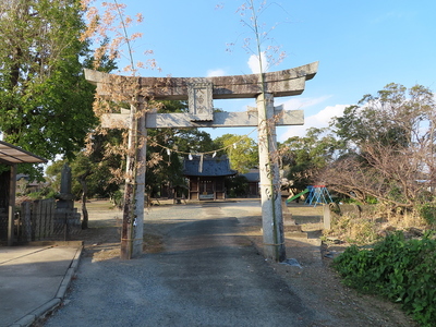 城址跡の八幡宮