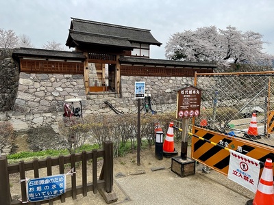 石垣調査のため堀の水を抜いた時の様子