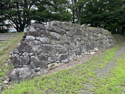 移築された天守北東面石垣