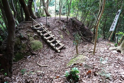 久々利城 二重堀切より更に北の堀切