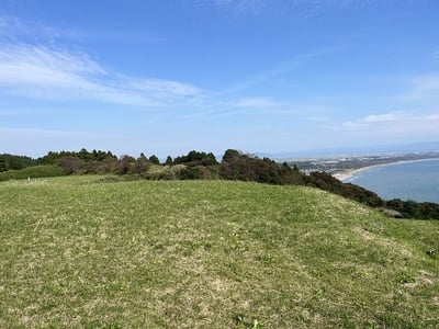 西側土塁より城下町を望む