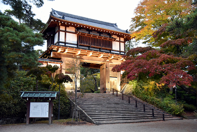 夕方の表門(一ノ門)