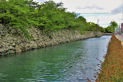 徳島城東側石垣と水堀