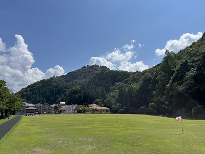 八幡広場から見た若桜鬼ヶ城