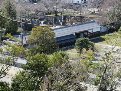 西郷屋敷長屋門（鐘の丸から）