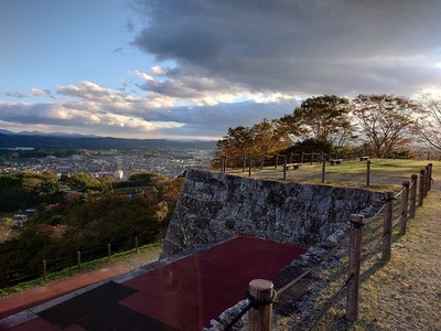 天守台から二本松市内を望む