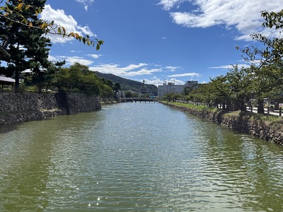 宝珠橋から見た内堀