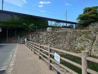 堀、石垣そして駅