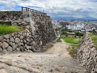 ニノ丸から見た裏御門