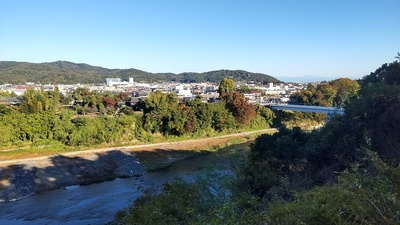 伝御殿曲輪から荒川をのぞむ