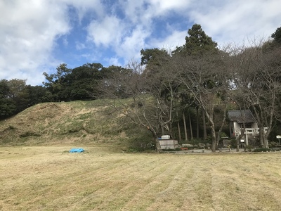 穂見神社と本丸大土塁