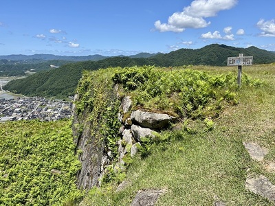 主郭（本丸）の石垣