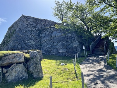 天守台（東から）