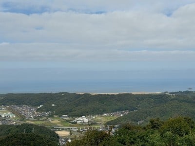 天守台から日本海を望む