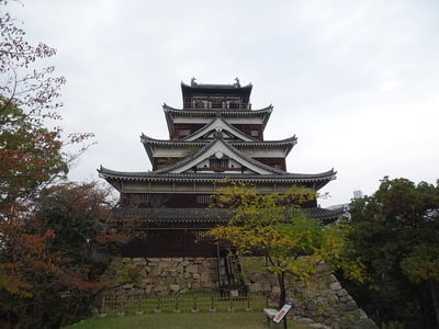 東小天守跡から見た大天守