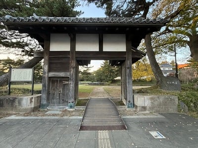 土浦城旧前川口門