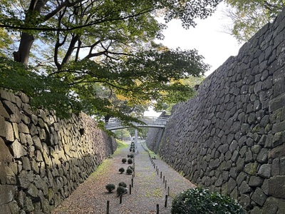 二の丸と本丸の間の空堀