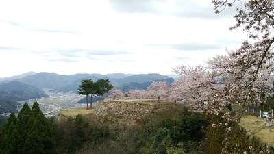 桜と竹田城