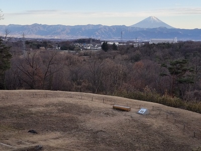 丸馬出越しの富士山