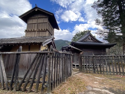 本曲輪 井楼櫓と稲荷神社