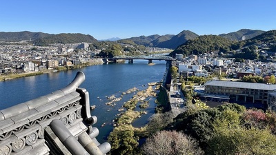 天守より木曽川の眺め