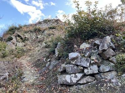 出丸下の登山道