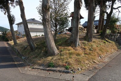 北野城 北から見た白髭神社