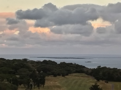 城門から見た久高島