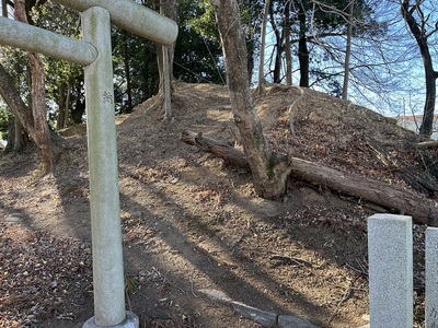 城山稲荷神社土塁