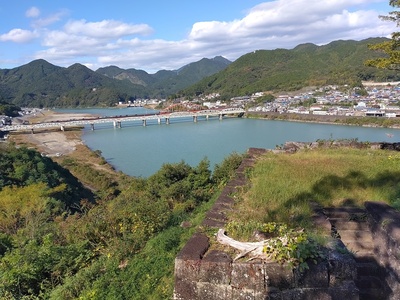 本丸からの熊野川