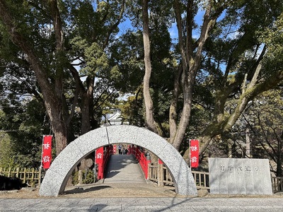 竹千代通りから神橋・天守