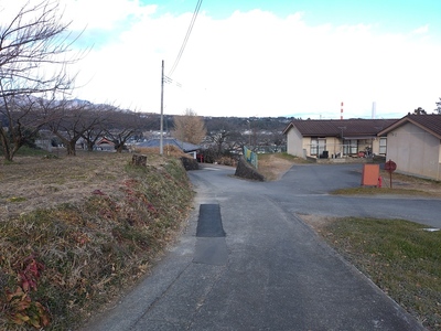 2郭と3郭を隔てる空堀跡