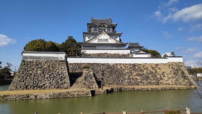 天守と石垣