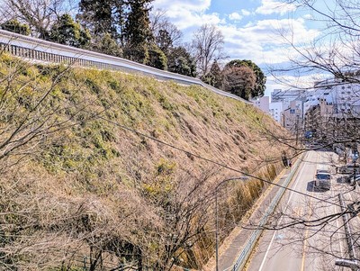 二の丸と三の丸の間の堀切