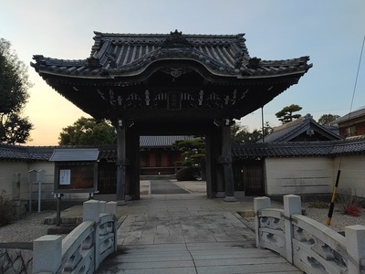 長明寺山門