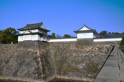 高石垣上の千貫櫓と多聞櫓