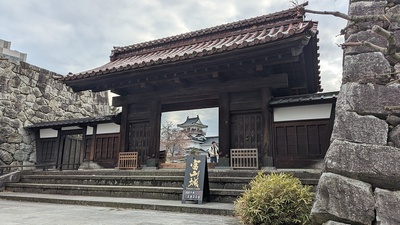 千歳御門と模擬天守