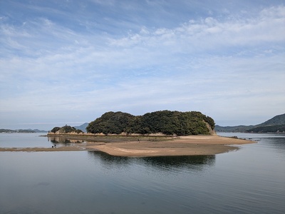対岸からの遠景