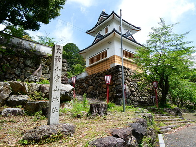 石垣と模擬櫓